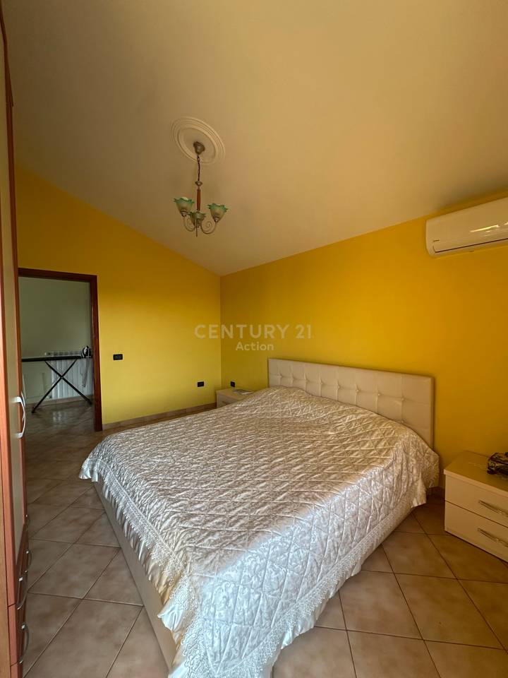 🏡 VILË 3-KATËSHE ME QIRA – 1,200 €/MUJ

📍 Pranë Turgut  Ozal | Akses nga Rruga e Kavajës &amp; Selitë