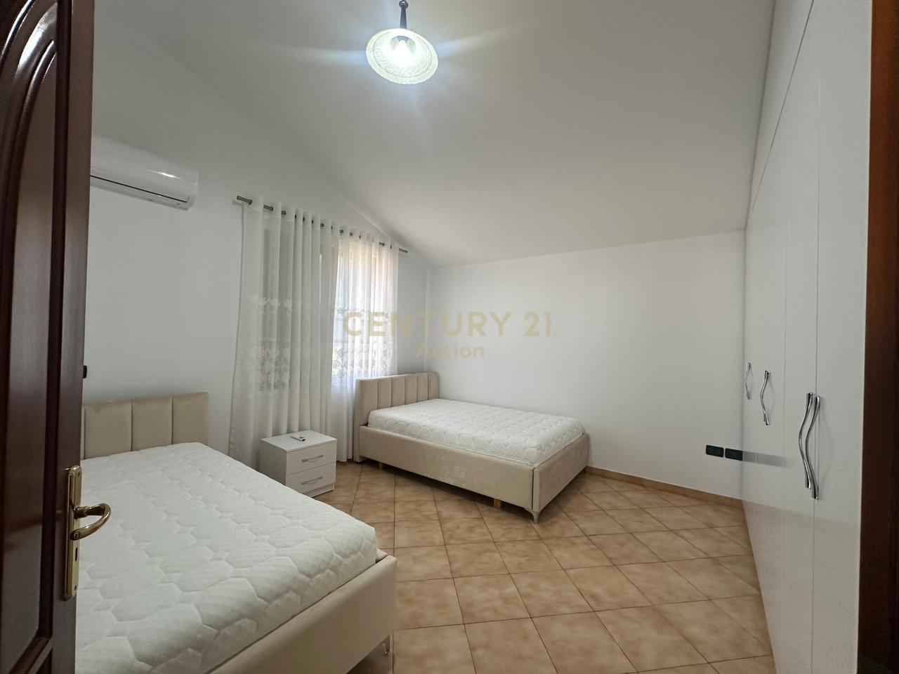 🏡 VILË 3-KATËSHE ME QIRA – 1,200 €/MUJ

📍 Pranë Turgut  Ozal | Akses nga Rruga e Kavajës &amp; Selitë