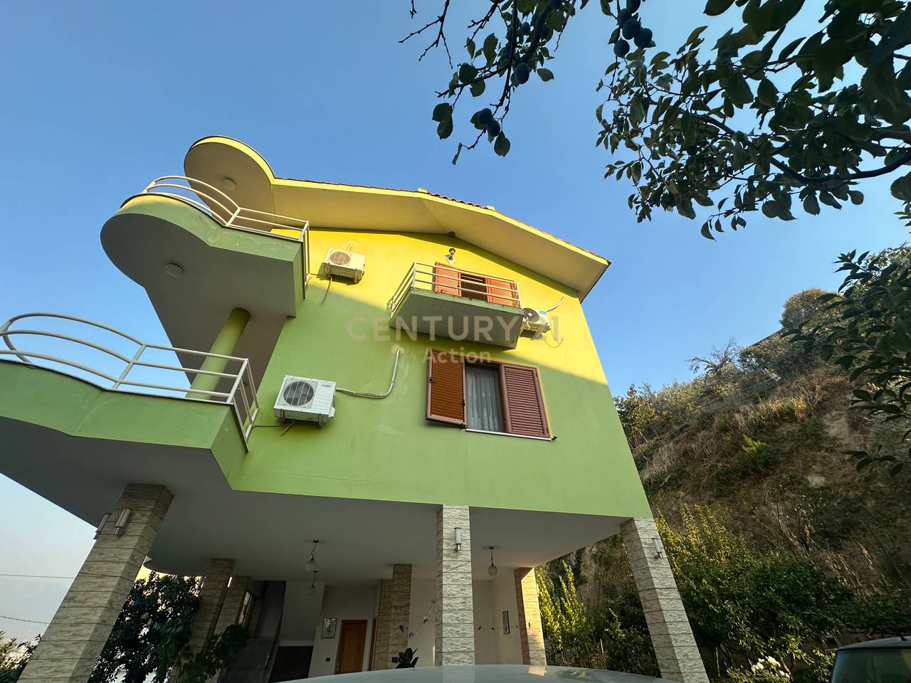 🏡 VILË 3-KATËSHE ME QIRA – 1,200 €/MUJ

📍 Pranë Turgut  Ozal | Akses nga Rruga e Kavajës &amp; Selitë
