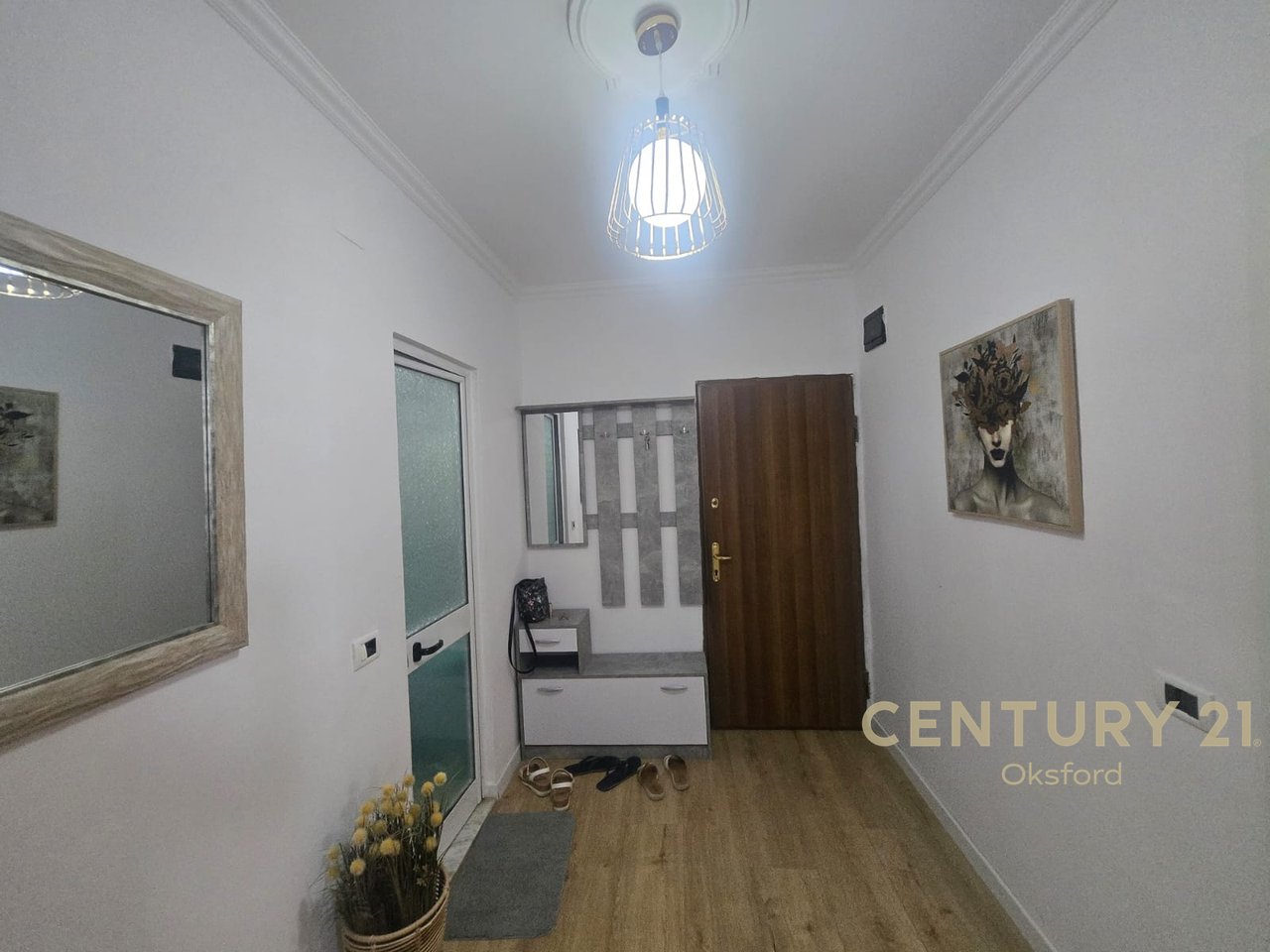 APARTAMENT 2+1 ME QIRA NE XHAMLLIK