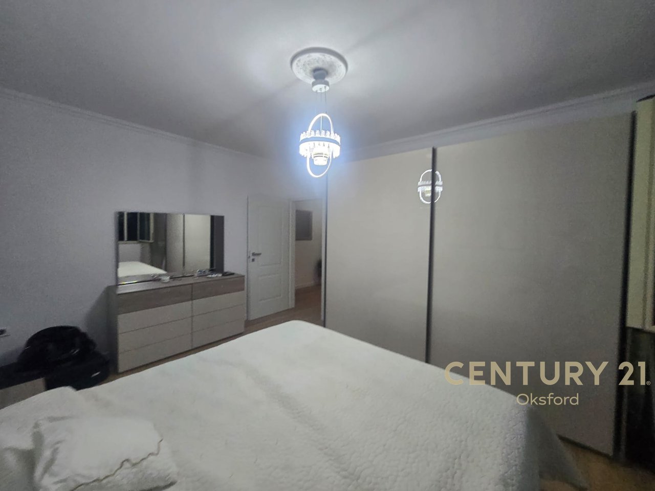APARTAMENT 2+1 ME QIRA NE XHAMLLIK