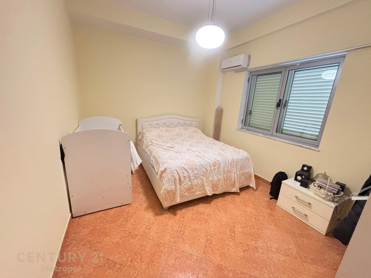 APPARTAMENTO 2+1 IN AFFITTO PRESSO L'EX ULTIMA STAZIONE, TIRANA NUOVA!