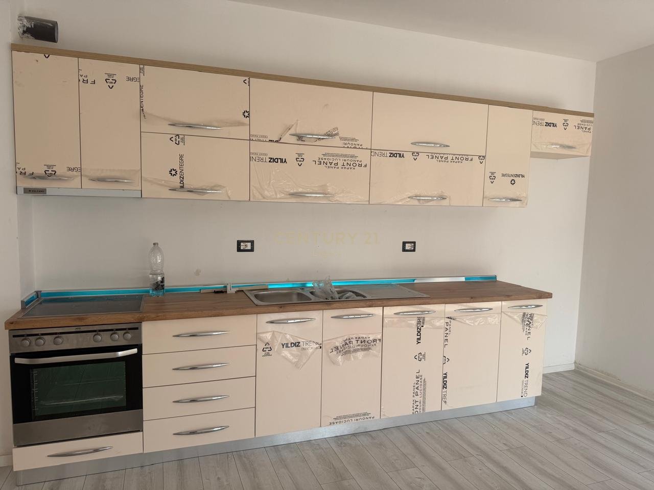 Appartamento /Ufficio 2+1+2 in affitto Viale Nuovo, Complesso Ndregjoni