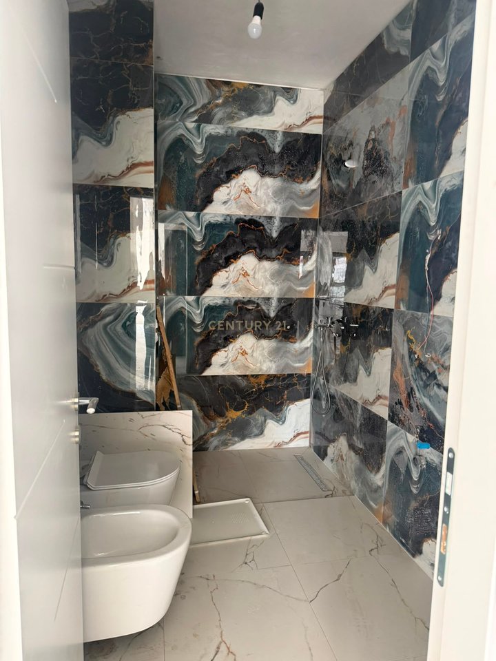 Appartamento /Ufficio 2+1+2 in affitto Viale Nuovo, Complesso Ndregjoni