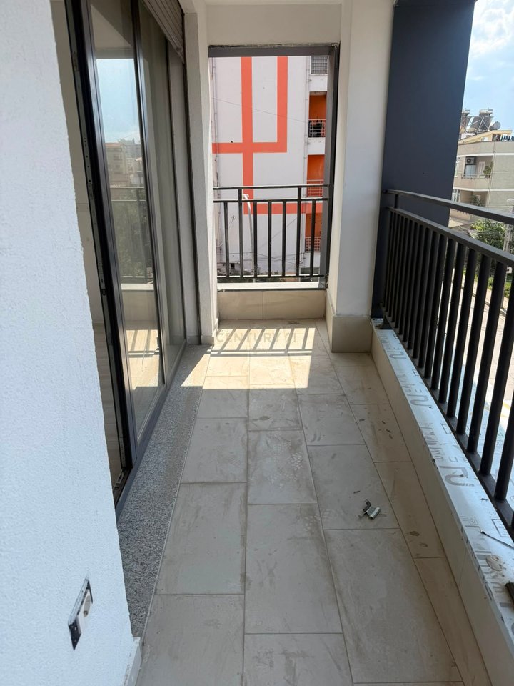 Appartamento /Ufficio 2+1+2 in affitto Viale Nuovo, Complesso Ndregjoni