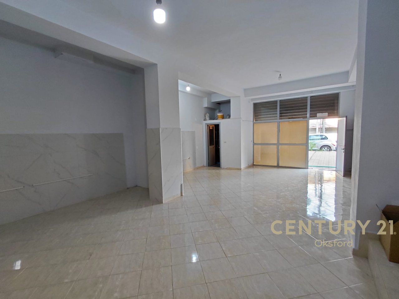 Commercial space for rent – Shop / Warehouse