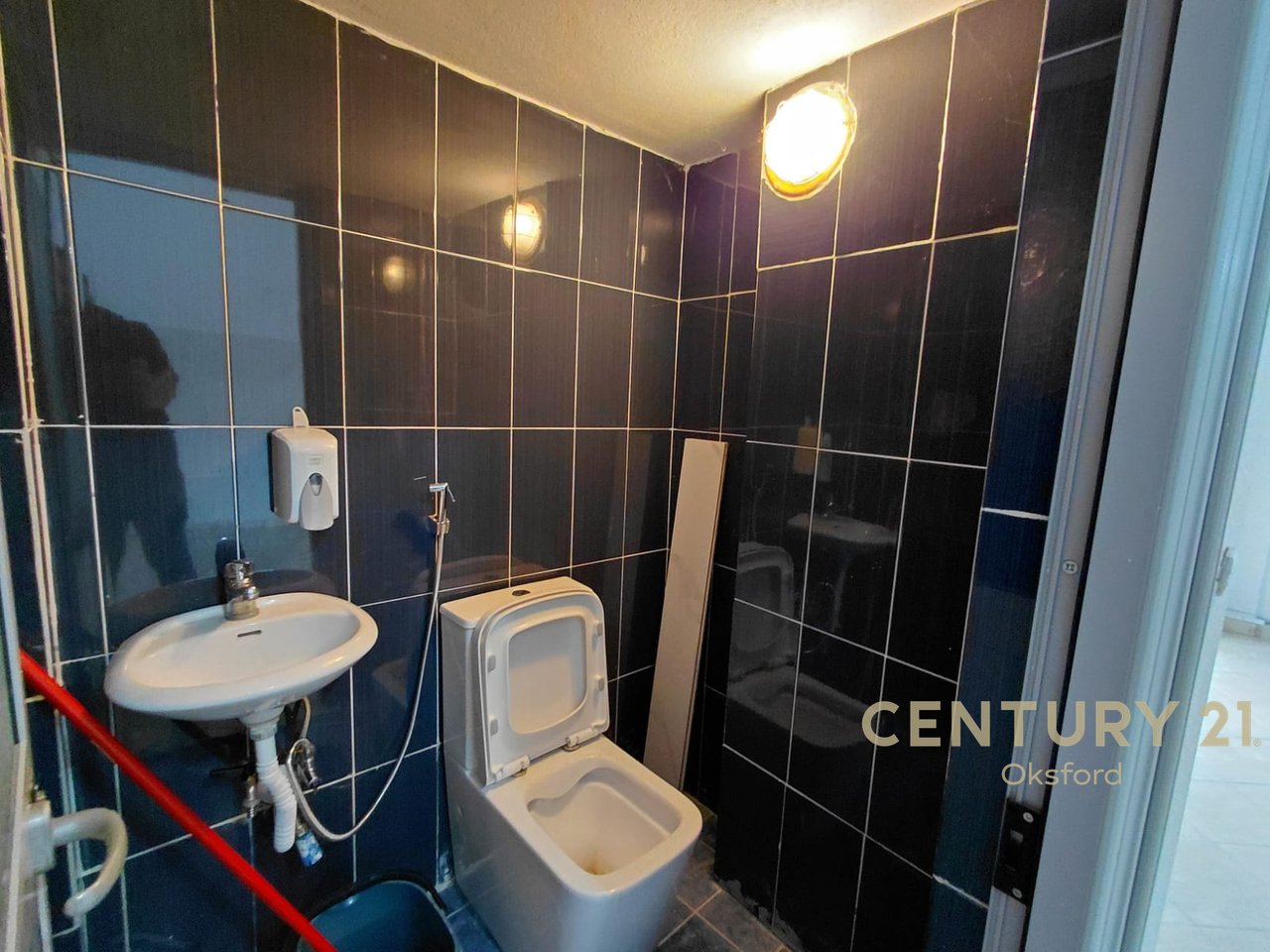 Commercial space for rent – Shop / Warehouse