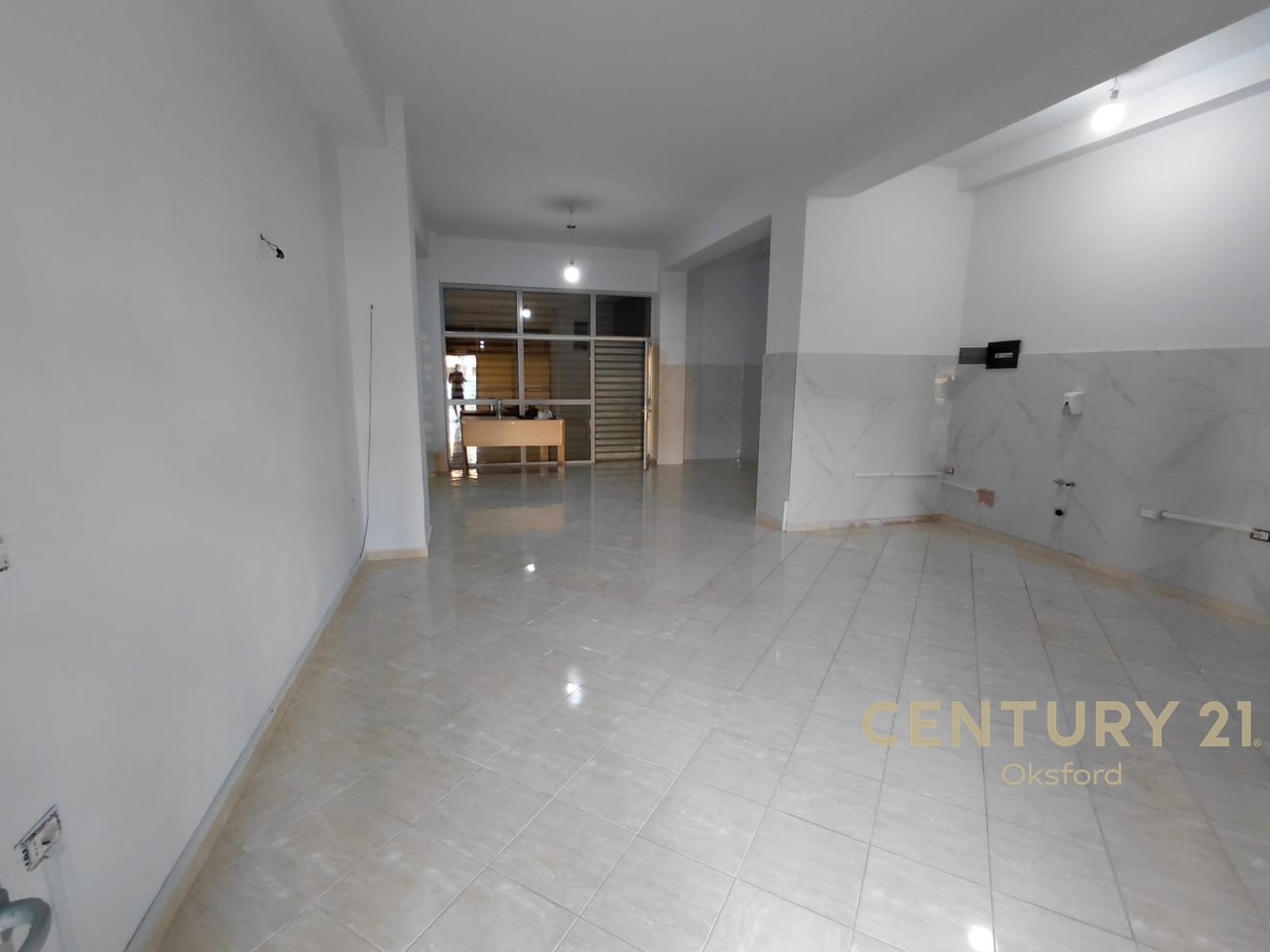 Commercial space for rent – Shop / Warehouse