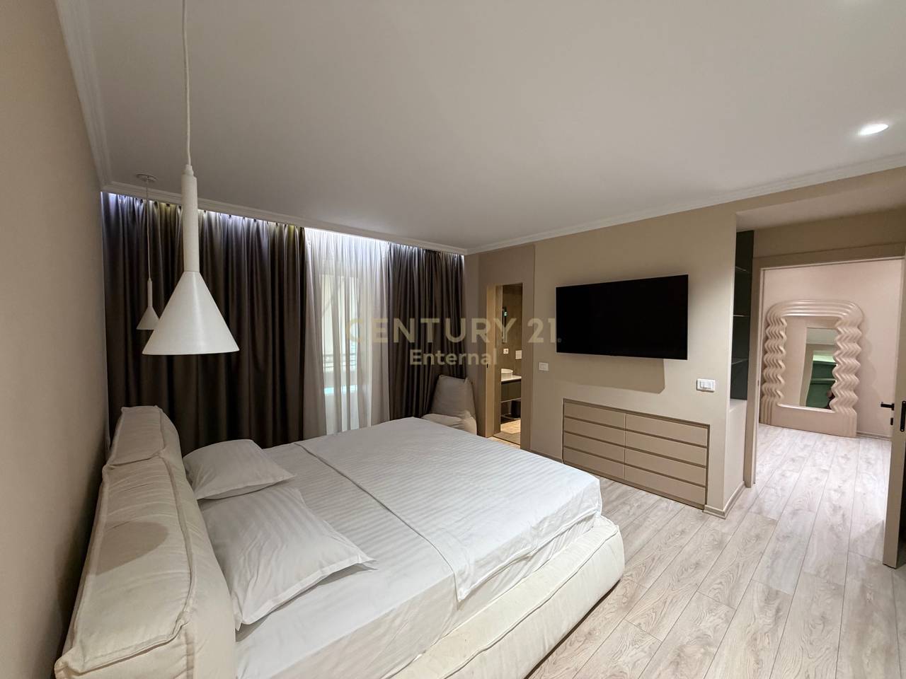 Apartament 3+1+2poste parkimi tek Nobis per Qira