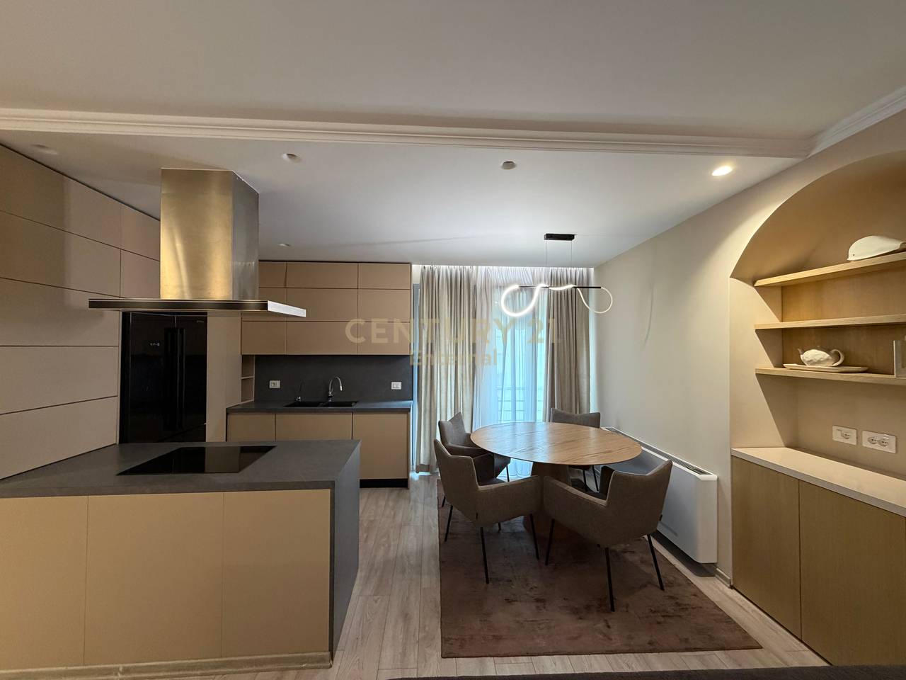 Apartament 3+1+2poste parkimi tek Nobis per Qira