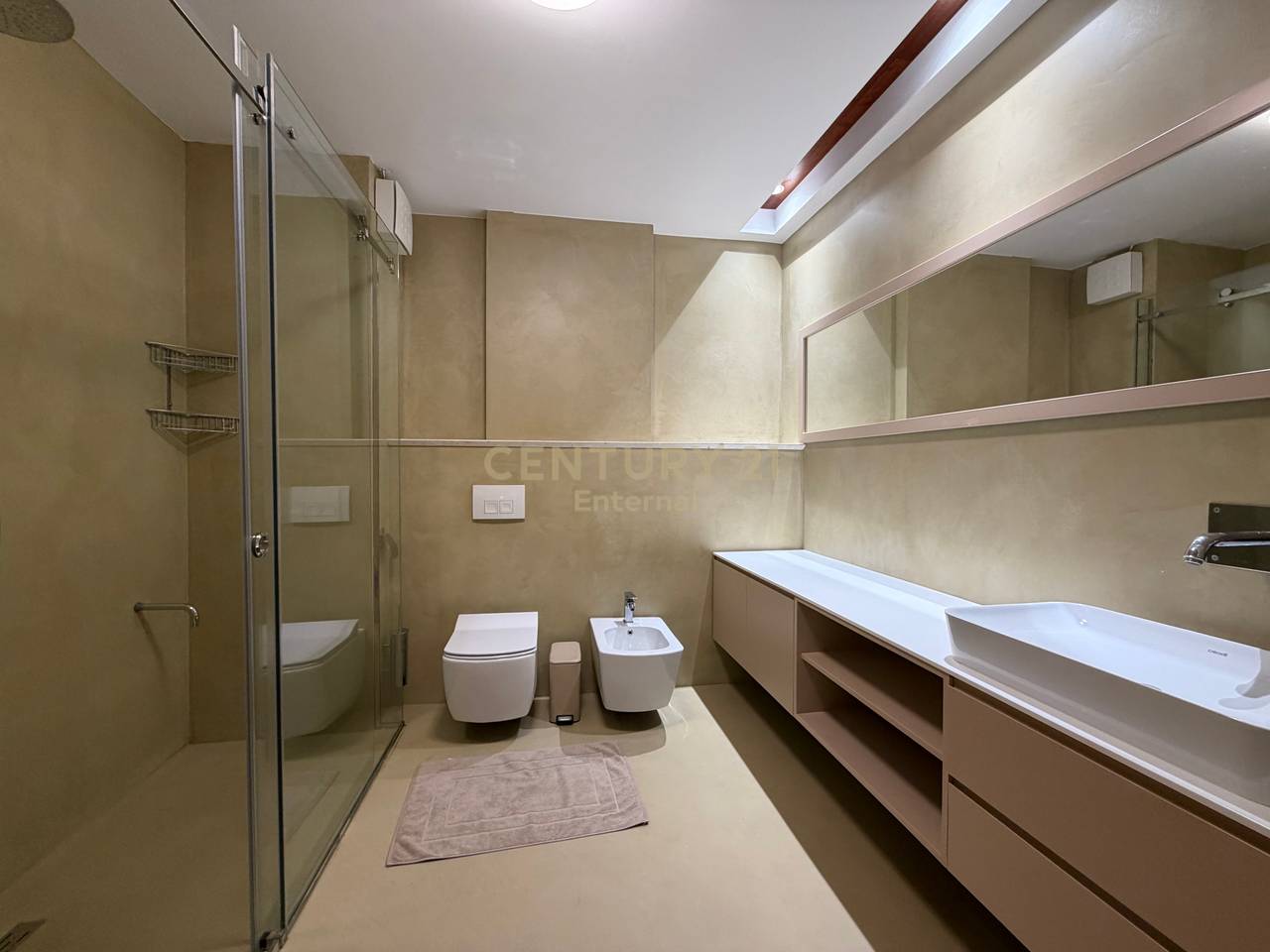 Apartament 3+1+2poste parkimi tek Nobis per Qira