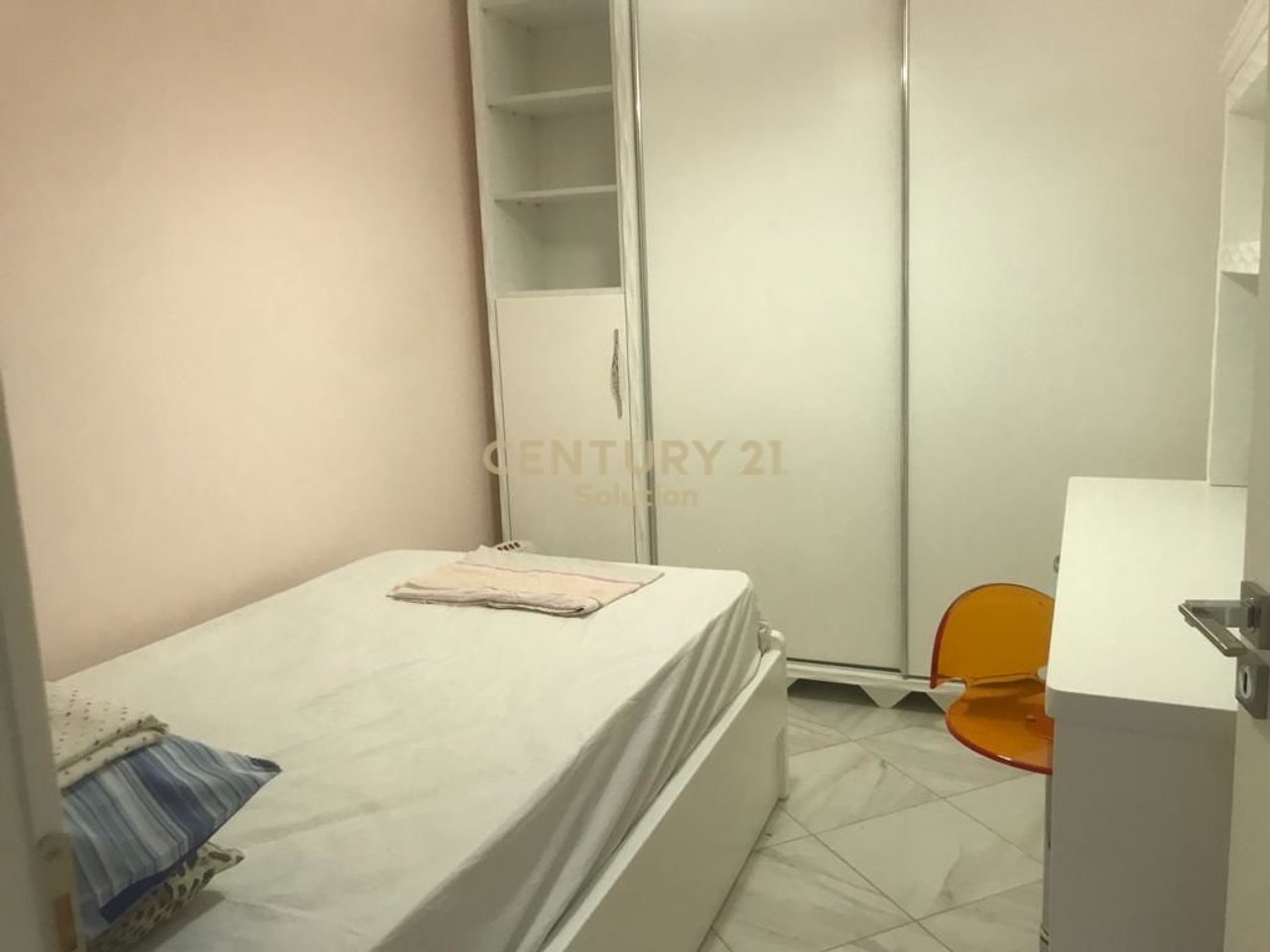 FOR RENT APARTMENT 2+1+2 NEAR SQUARE 21 !