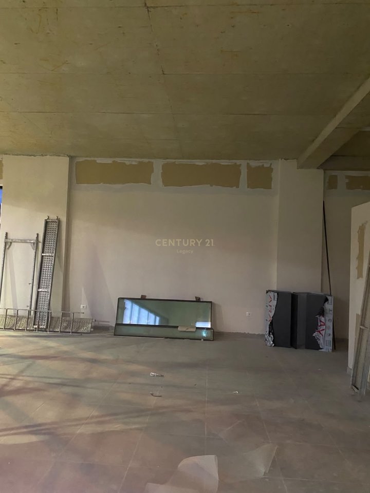 AMBIENTE COMMERCIALE IN AFFITTO NUOVO BOULEVARD, COMPLESSO NDREGJONI