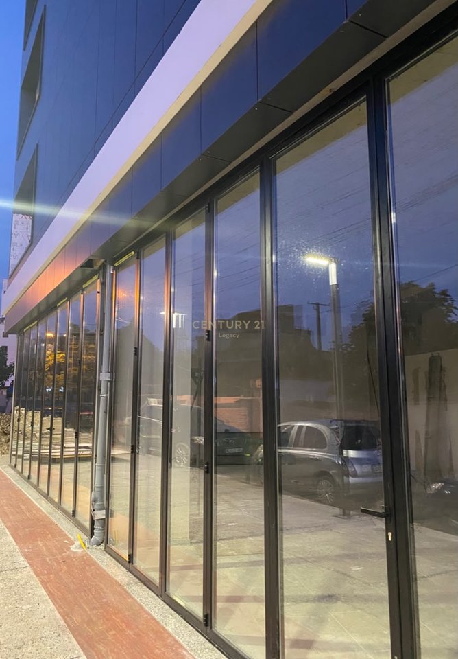 AMBIENTE COMMERCIALE IN AFFITTO NUOVO BOULEVARD, COMPLESSO NDREGJONI