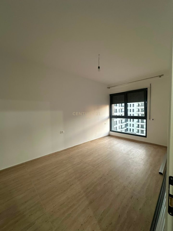 Apartament /Zyre 2+1 per qira Bulevardi i Ri , Kompleksi Ndregjoni