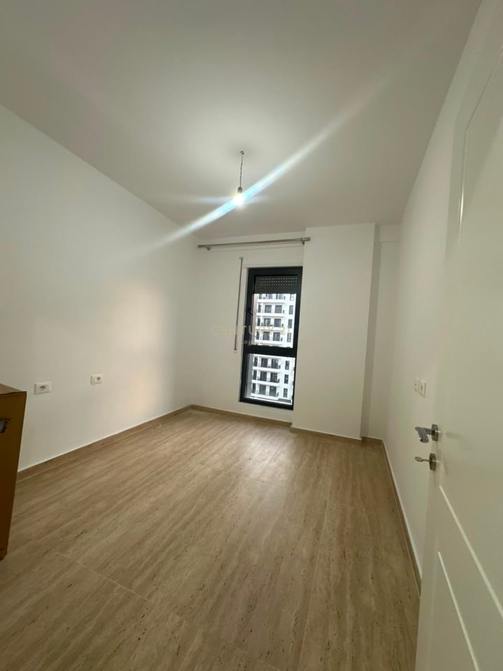 Apartament /Zyre 2+1 per qira Bulevardi i Ri , Kompleksi Ndregjoni