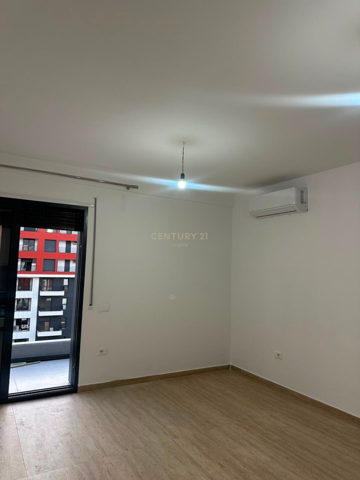 Apartament /Zyre 2+1 per qira Bulevardi i Ri , Kompleksi Ndregjoni