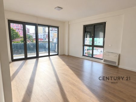 Locale per ufficio in affitto – 2+1+2, Vicino al Centro