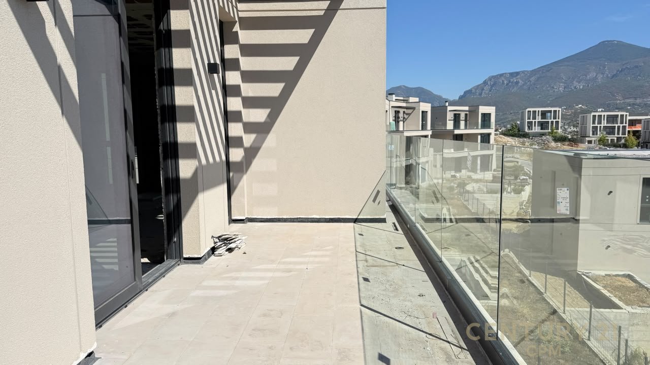 WE SELL AN INDIVIDUAL VILLA WITH A POOL AT LAKESHORE RESIDENCES