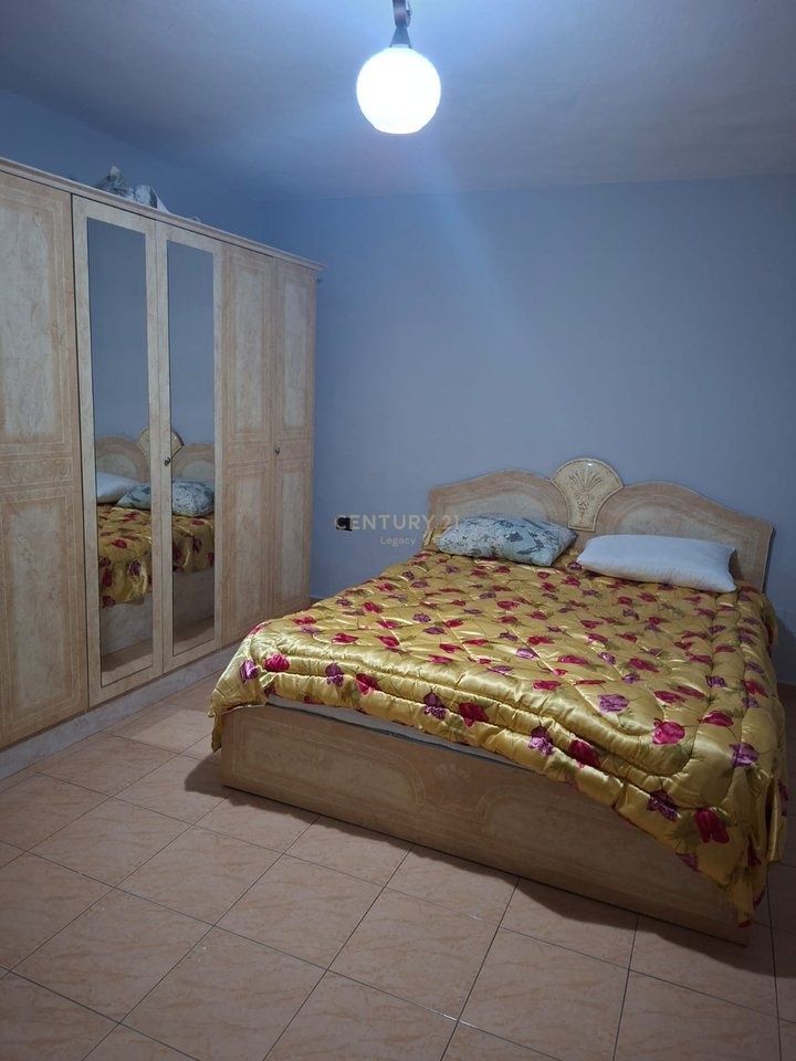Apartament 3+1 per qira , Prane Shkolles "Osman Myderizi"