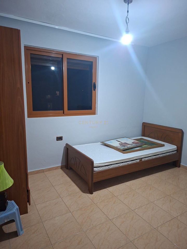 Apartament 3+1 per qira , Prane Shkolles "Osman Myderizi"