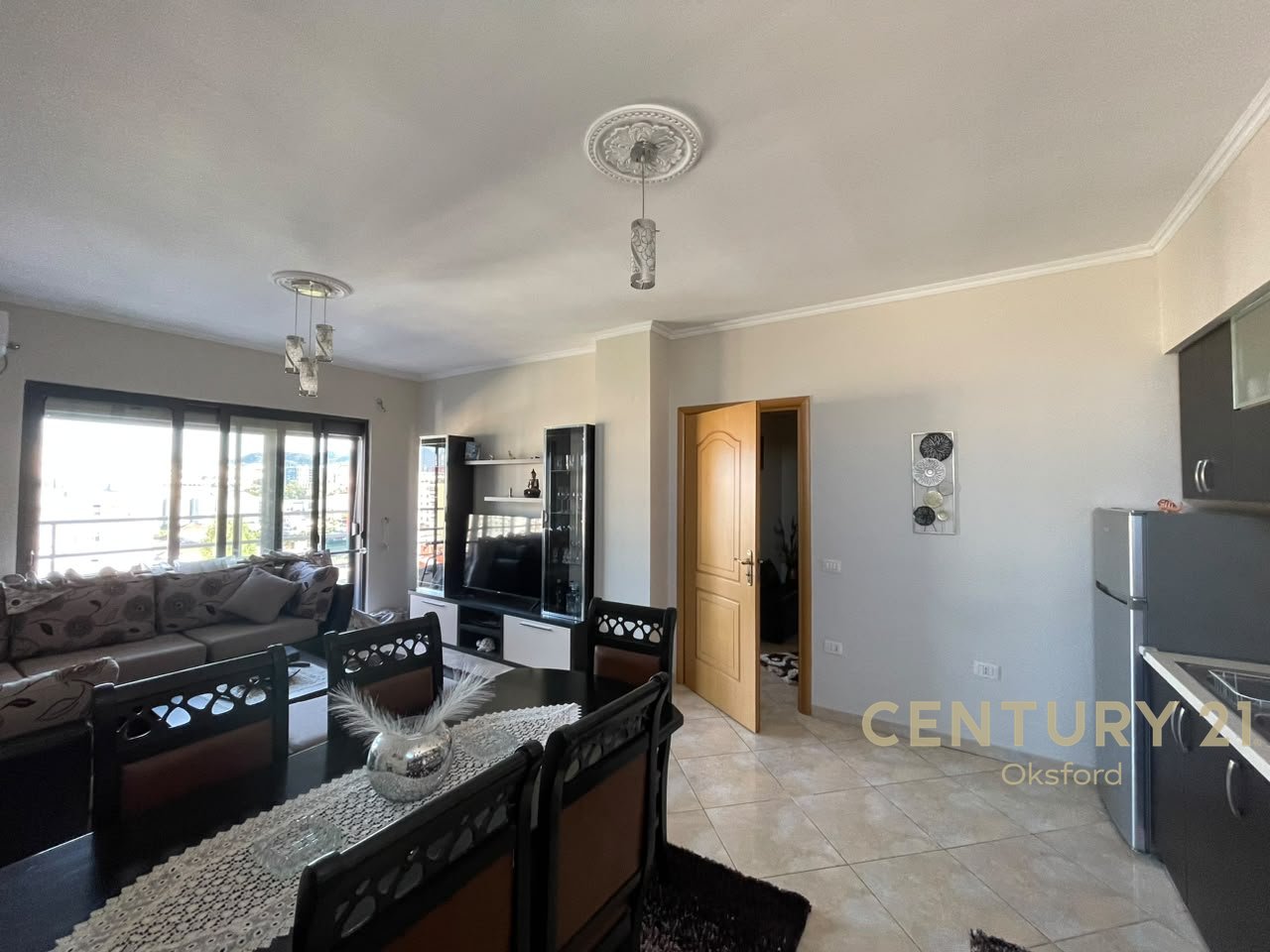 JAPIM ME QIRA APARTAMENT 2+1 NE ASTIR
