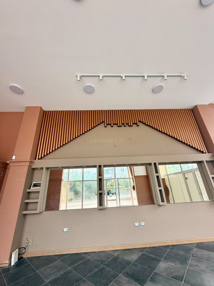 🏢 IN AFFITTO – UNITÀ COMMERCIALE FRONTE STRADA 📍FRESK