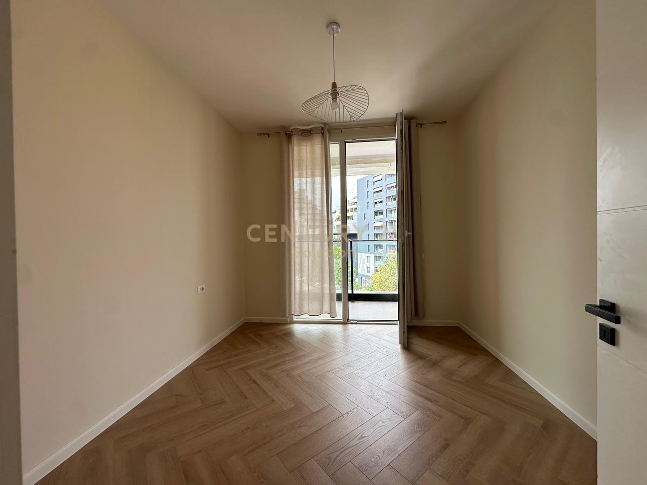 FOR RENT APARTMENT 2+1+2+PARKING SPOT AT PHARMACY 10 !!
