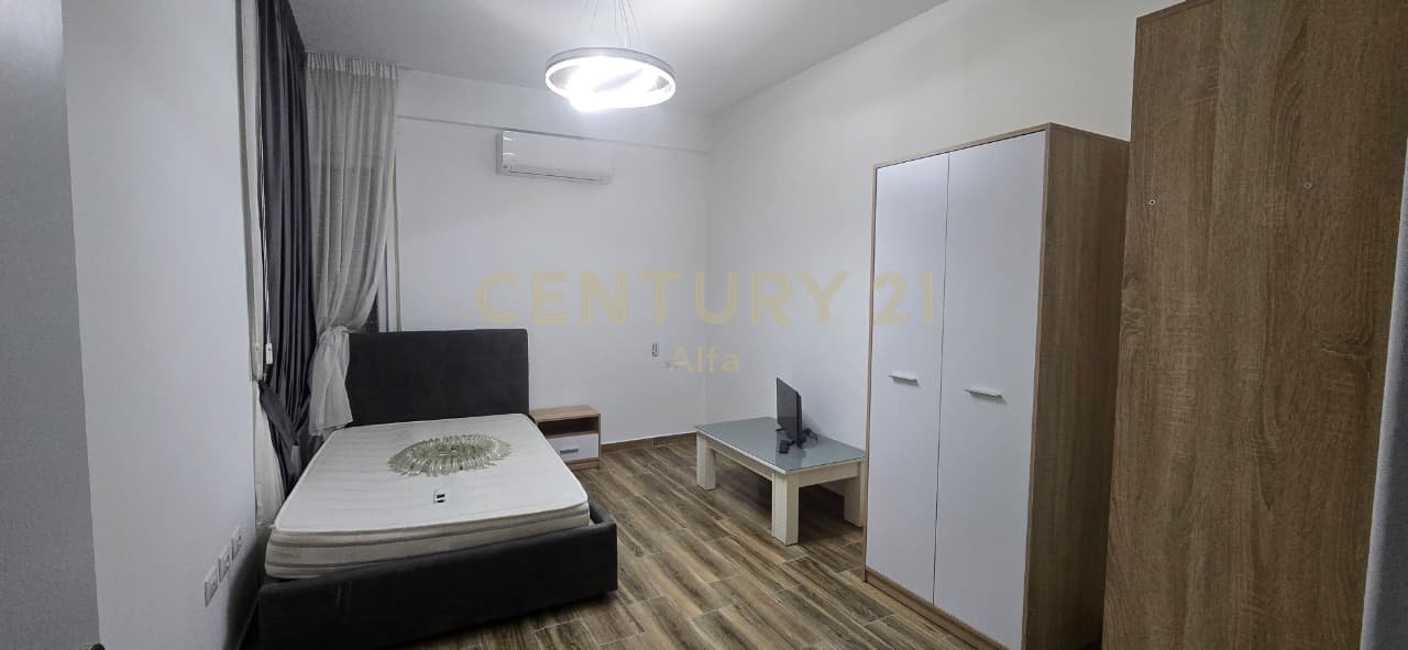 Apartament me qira 3+1+3 + nje post parkimi pranë Kompleksit Delijorgji