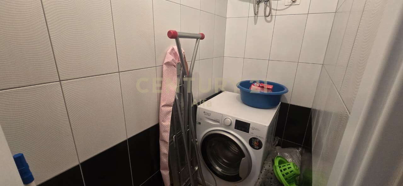 Apartament me qira 3+1+3 + nje post parkimi pranë Kompleksit Delijorgji
