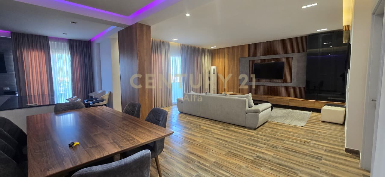 Apartament me qira 3+1+3 + nje post parkimi pranë Kompleksit Delijorgji
