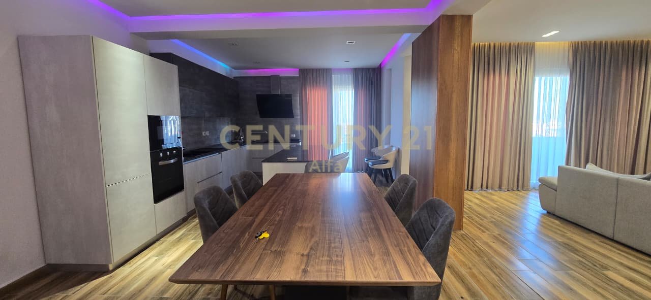 Apartament me qira 3+1+3 + nje post parkimi pranë Kompleksit Delijorgji