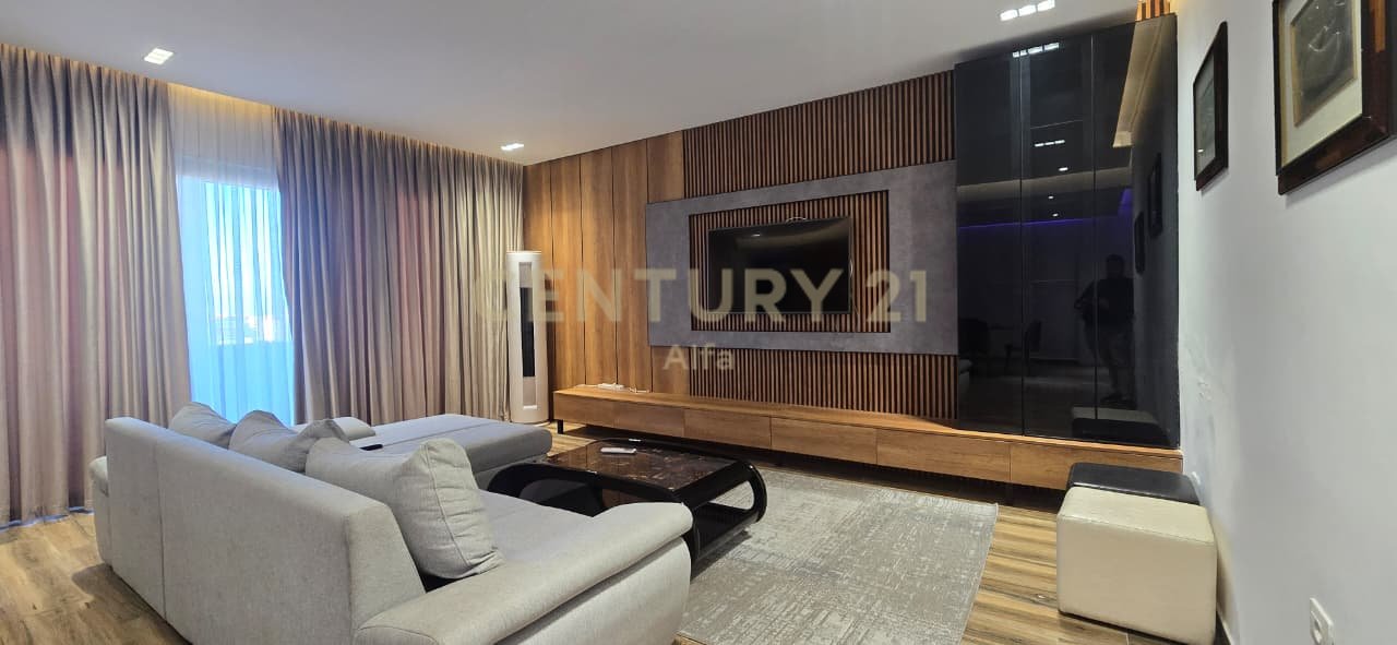 Apartament me qira 3+1+3 + nje post parkimi pranë Kompleksit Delijorgji