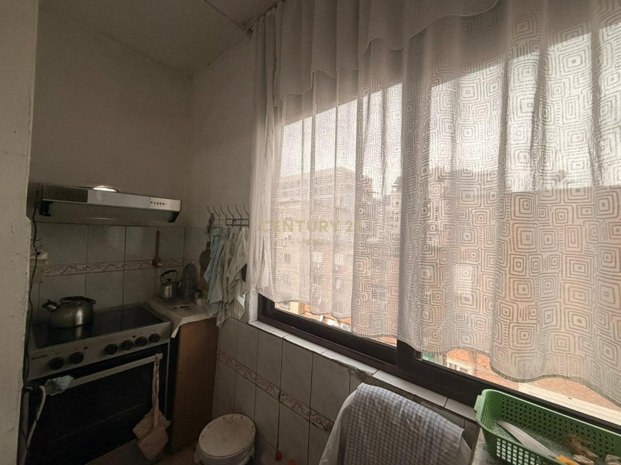 ULET CMIMI‼️
SHESIM, APARTMENT NE PAZARI I RI ‼️150,000 €