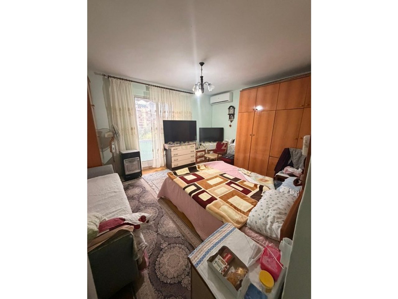 ULET CMIMI‼️
SHESIM, APARTMENT NE PAZARI I RI ‼️150,000 €