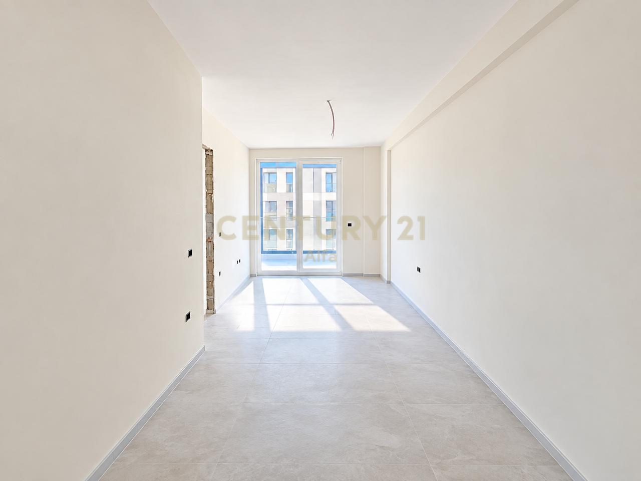 SHITET APARTAMENT 2+1+2 ME VERANDË – ASTIR!