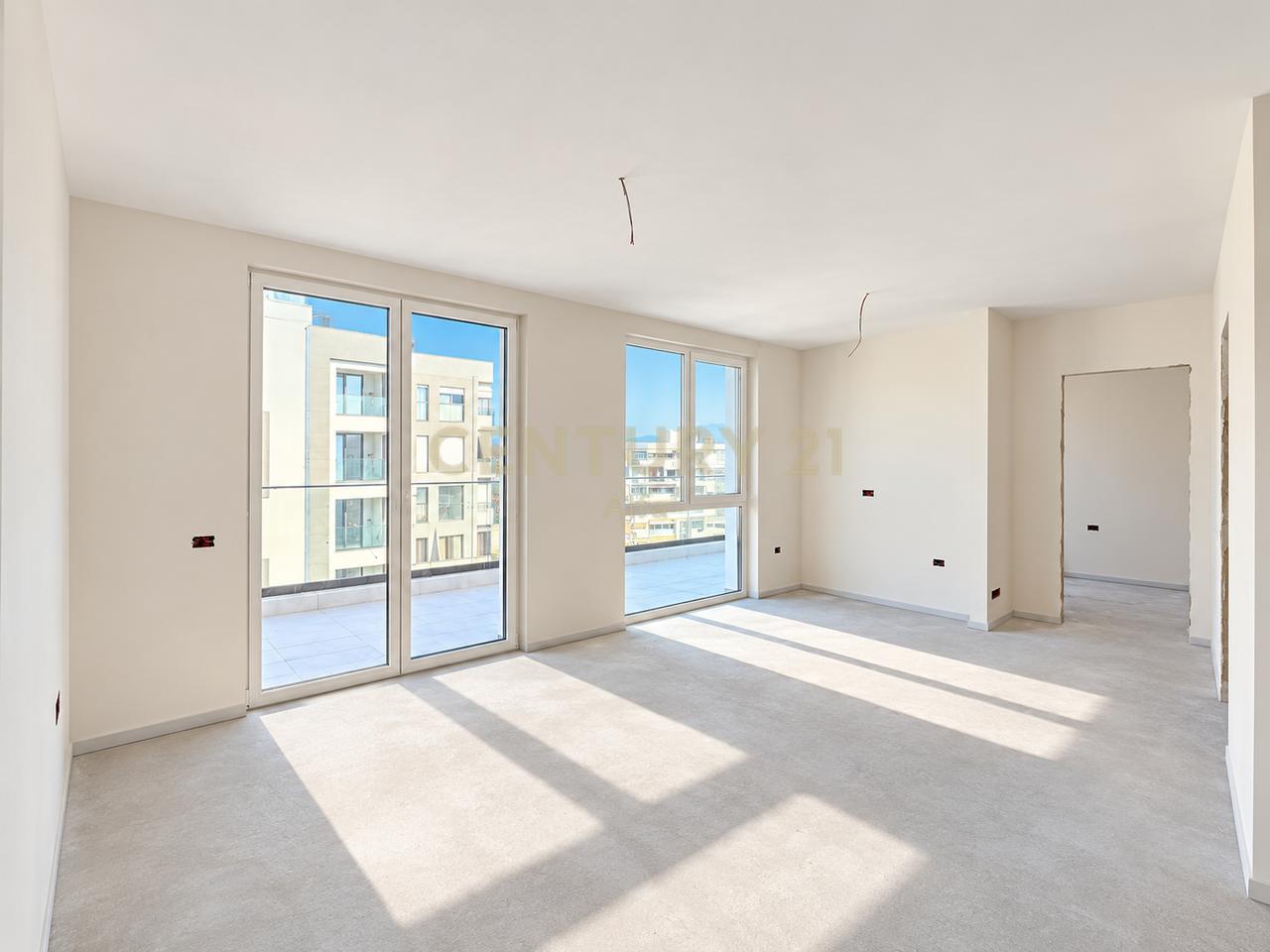 SHITET APARTAMENT 2+1+2 ME VERANDË – ASTIR!