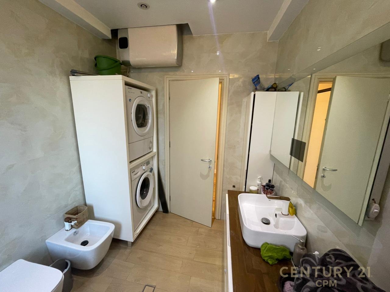 SHITET APARTAMENT 2+1 TEK KOPSHTI BOTANIK!