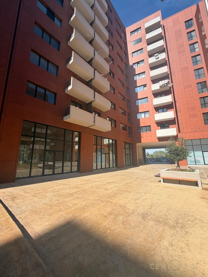 Urban Gate, shop for sale – Astir