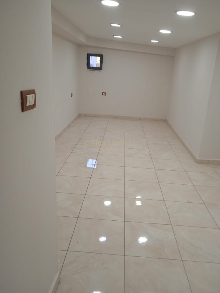 COMMERCIAL SPACE FOR RENT – DURRËS STREET, NEAR SKËNDERBEJ SQUARE