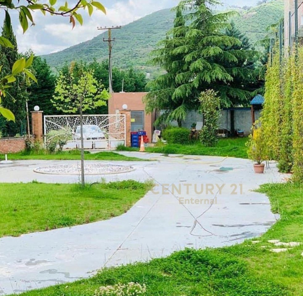 Resort in Vendita a Vaqarr (Piscina &amp; Sala Eventi)