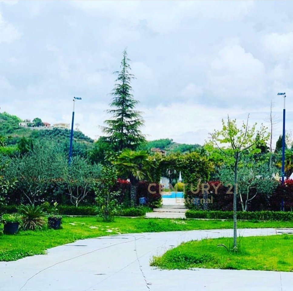 Resort in Vendita a Vaqarr (Piscina &amp; Sala Eventi)