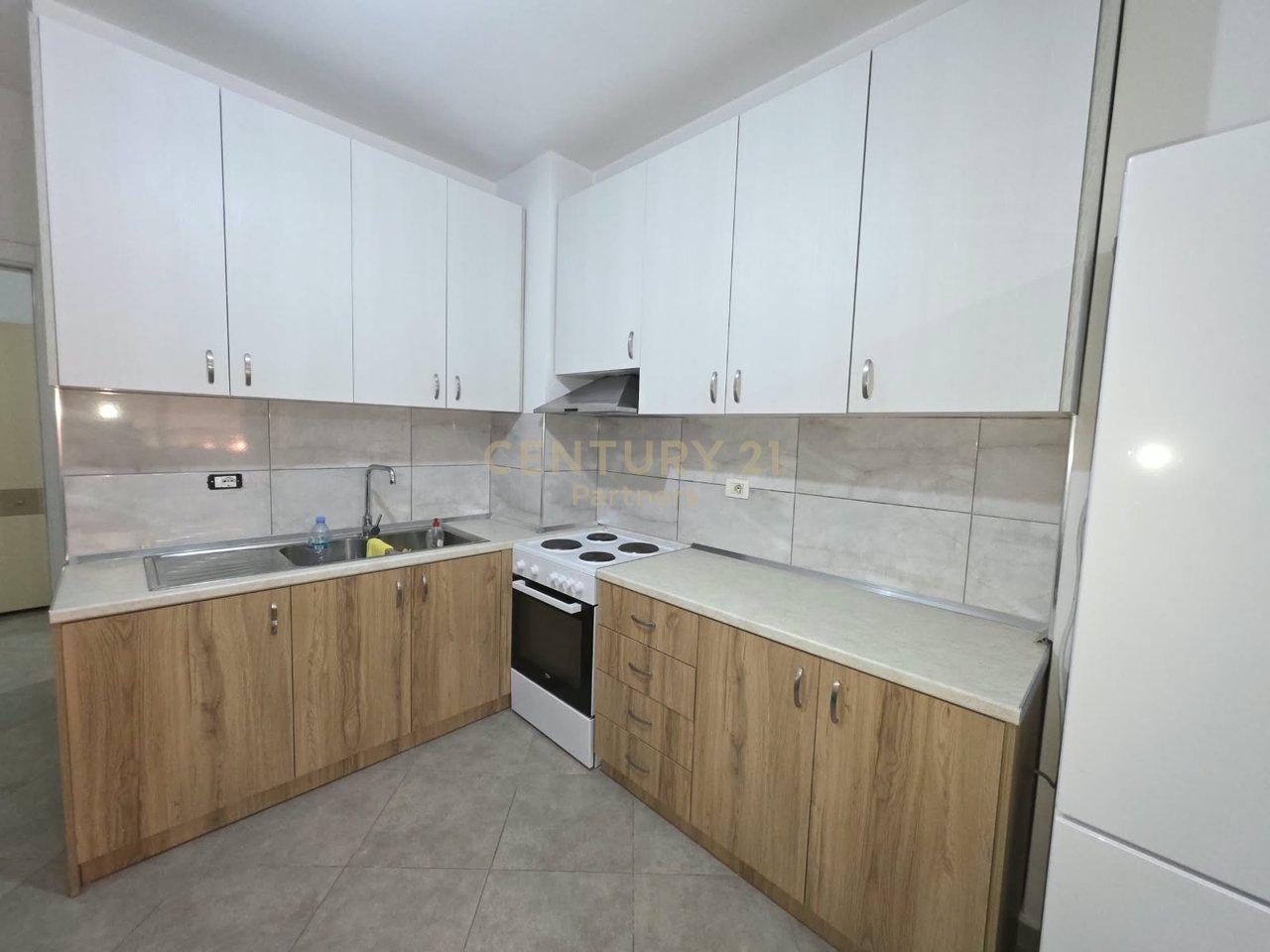 WE SELL 2+1 APARTMENT AT GOLDEN PARK COMPLEX, OPPOSITE AMERICAN HOSPITAL 3- 190000€ | 91 m²
