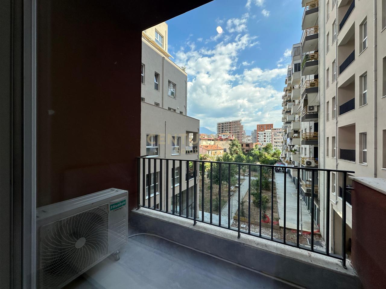 APARTAMENT 1+1 PER QIRA , KOMPLEKSI AURA!