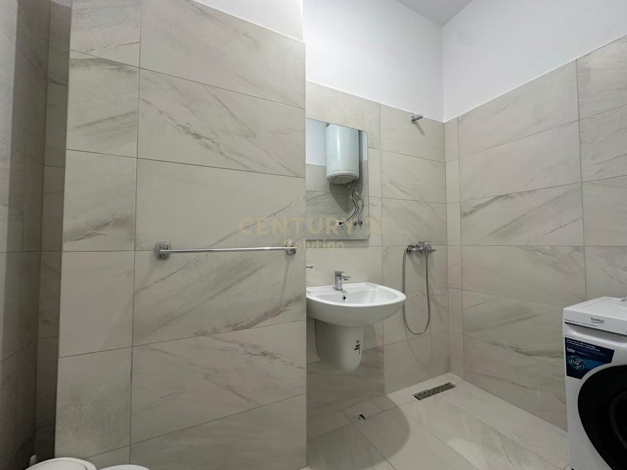 APARTAMENT 1+1 PER QIRA , KOMPLEKSI AURA!