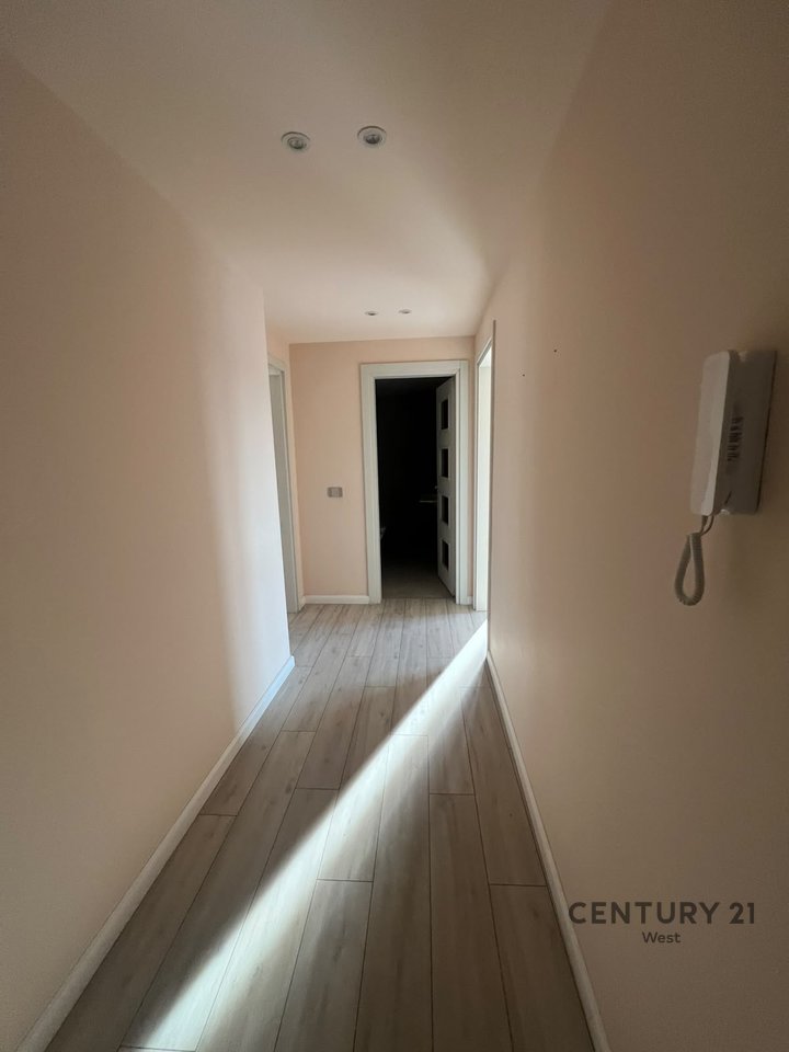 Locale per uffici in affitto – 2+1+2, Vicino al Centro