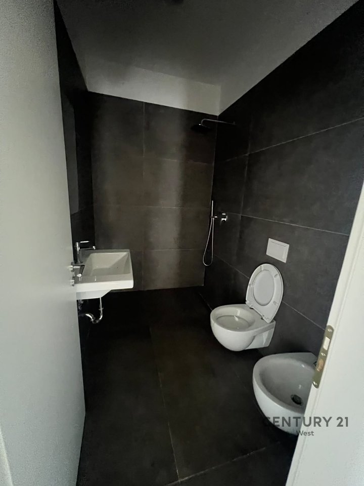 Locale per ufficio in affitto – 2+1+2, Vicino al Centro