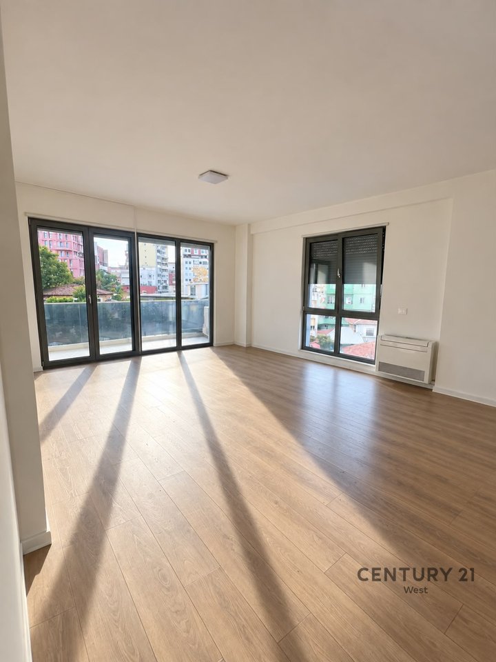 Locale per ufficio in affitto – 2+1+2, Vicino al Centro