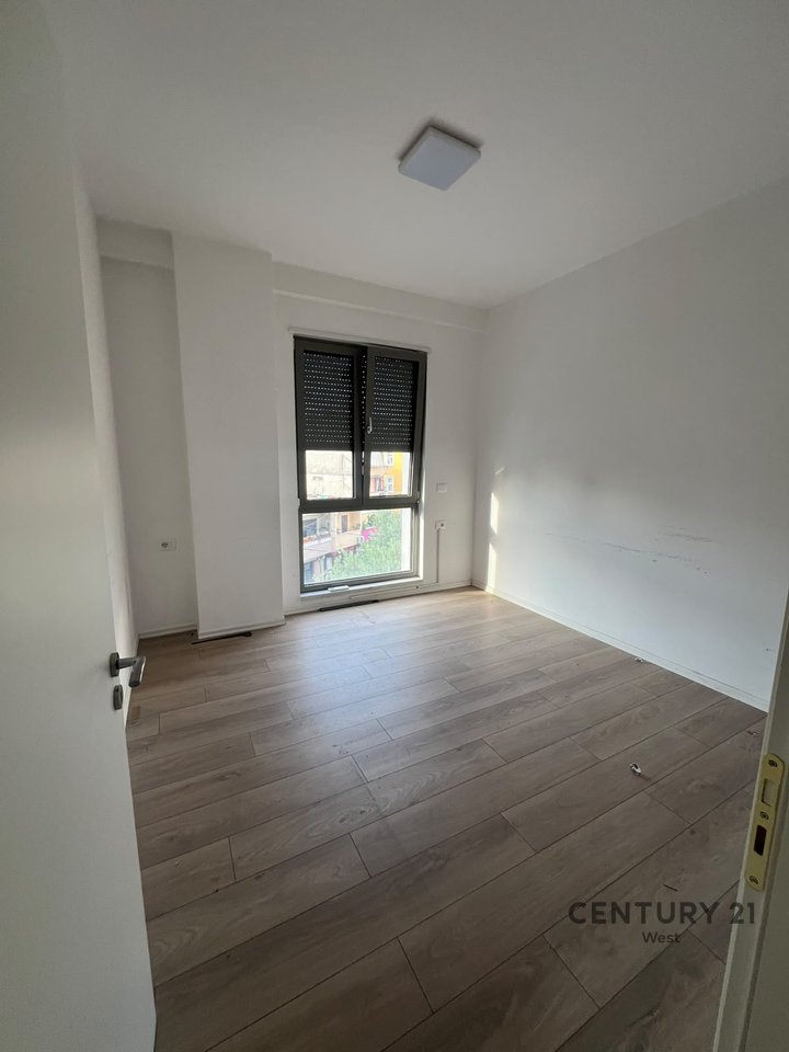 Locale per ufficio in affitto – 2+1+2, Vicino al Centro