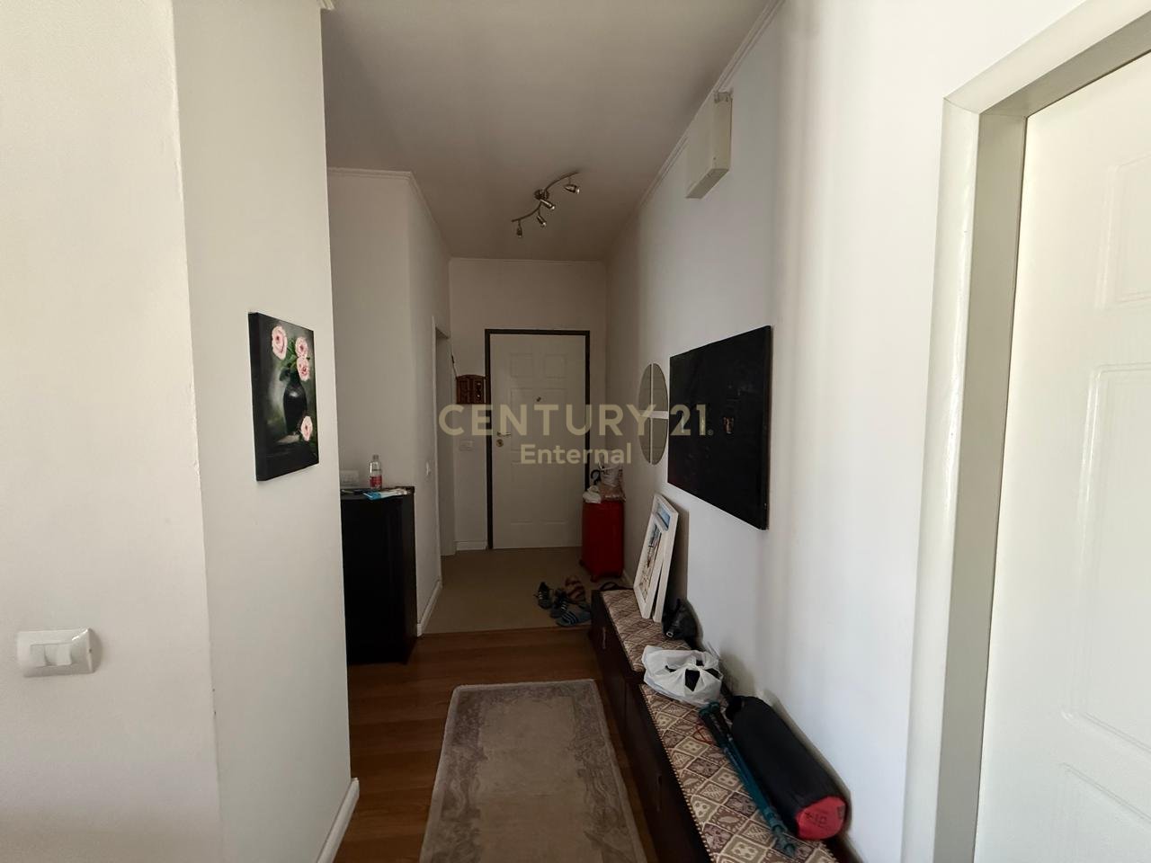 Apartament 3+1 për shitje pranë Kopshtit Botanik.
